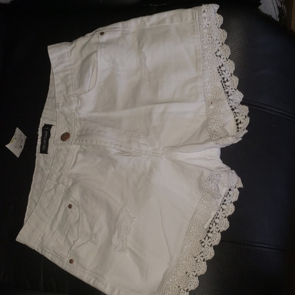 Short - Picture 3 of 4